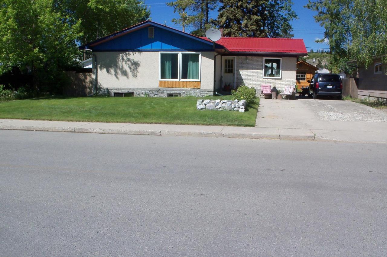Nice Bunk Bed Whitehorse Exterior photo