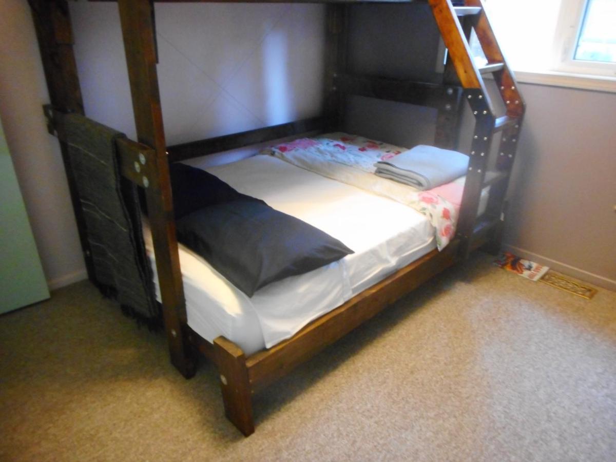 Nice Bunk Bed Whitehorse Exterior photo