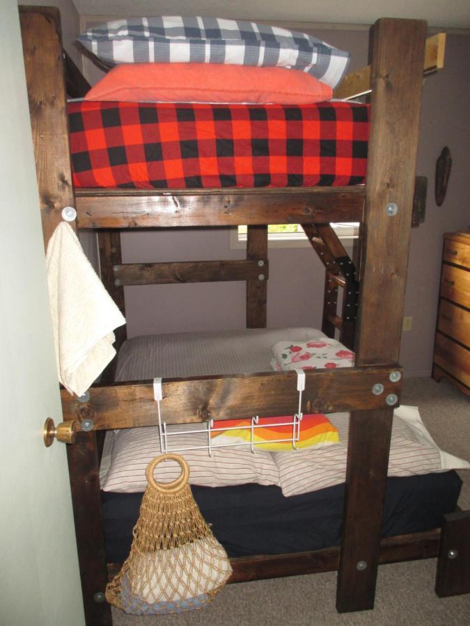 Nice Bunk Bed Whitehorse Exterior photo