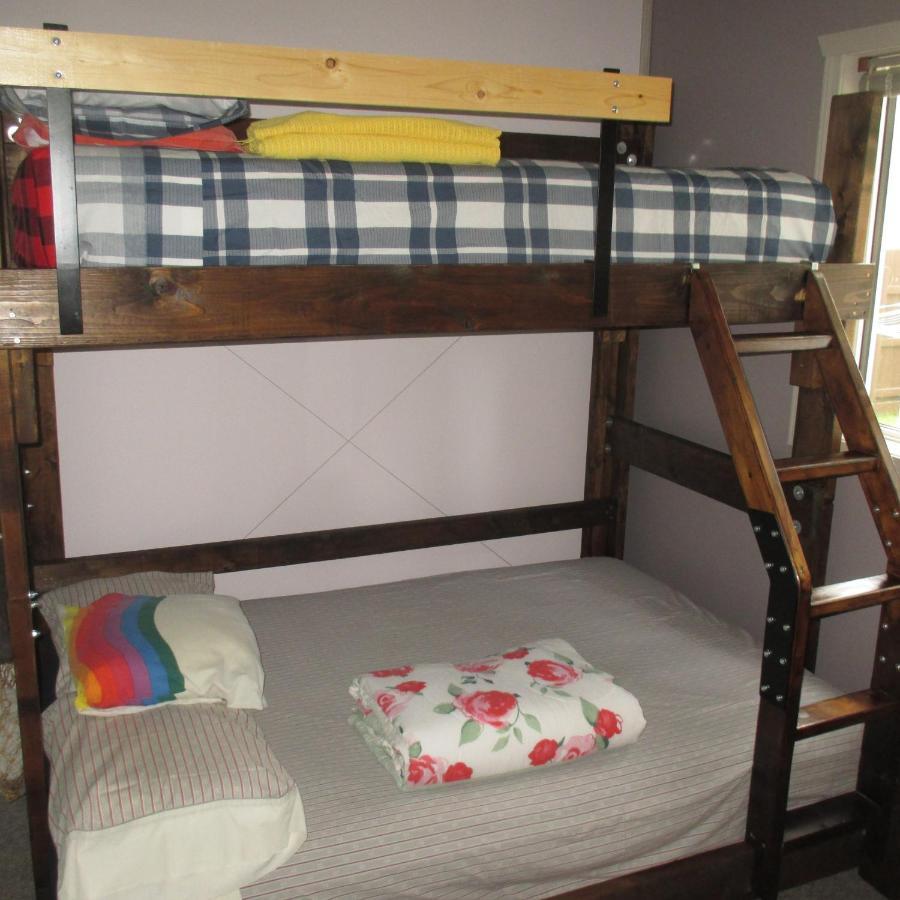 Nice Bunk Bed Whitehorse Exterior photo